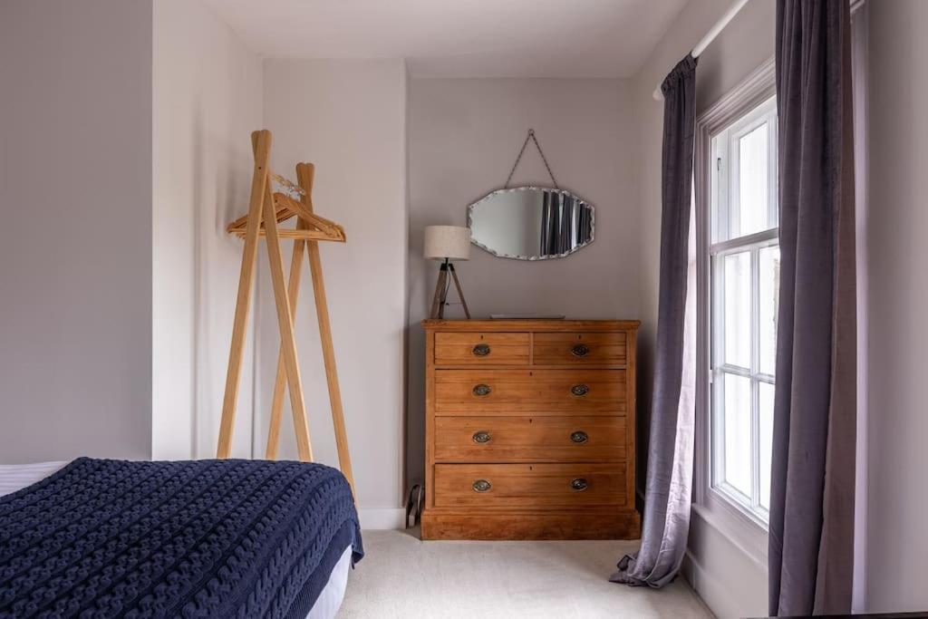 Beautiful & Spacious Retreat In 温切斯特 外观 照片