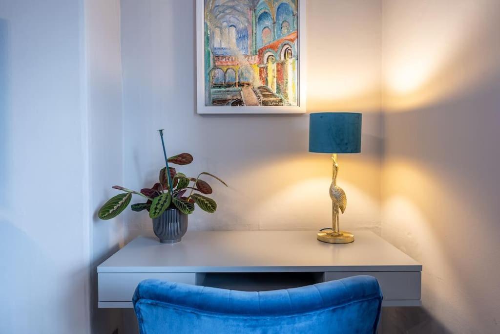 Beautiful & Spacious Retreat In 温切斯特 外观 照片