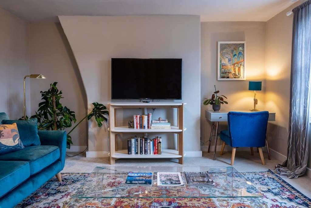 Beautiful & Spacious Retreat In 温切斯特 外观 照片